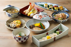 ［平日ランチ限定］二段のデザート付き 花御膳【熊魚菴たん熊北店･和食】