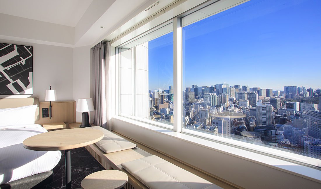 プレミアムルーム フォース（36～38F）／ パレスサイドの朝