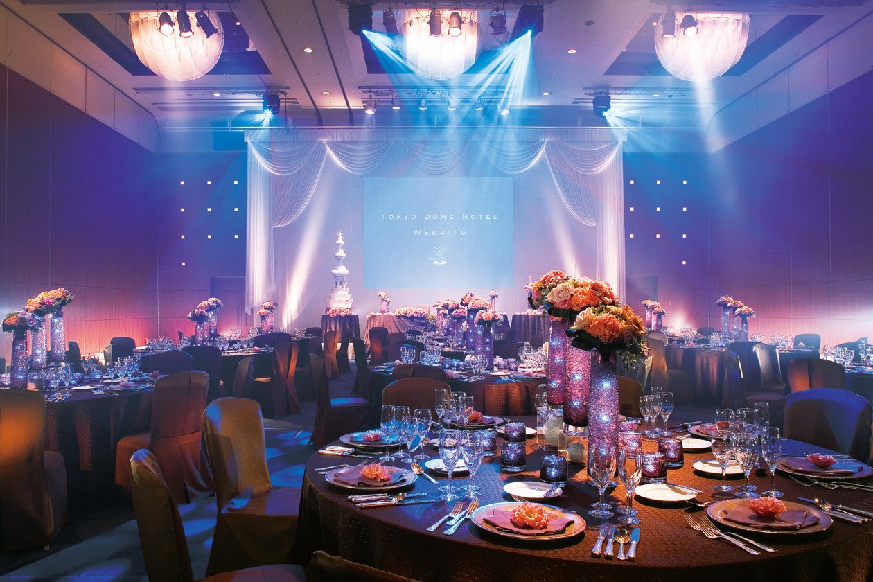 【天空】ムービングライトなどのライティングやドラマチックな映像演出が映える空間