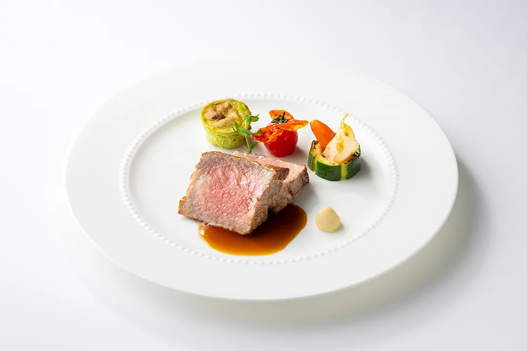 東京ドームをイメージしたフレッシュウェディングケーキ