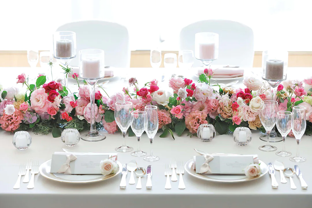 【アリエス】美しい夜景とキャンドルの灯りが幻想的なナイトウエディング